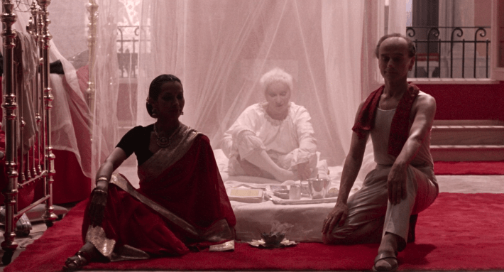 a screenshot from Juliet of the Spirits